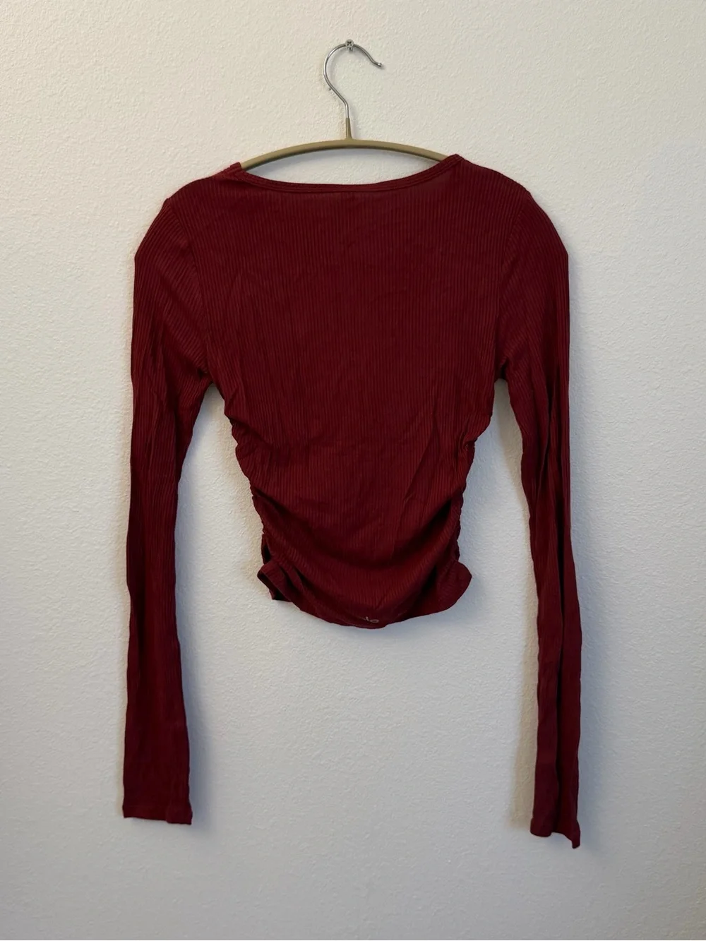 Alo Women's Ribbed Long-Sleeve Ruched Top - Burgundy